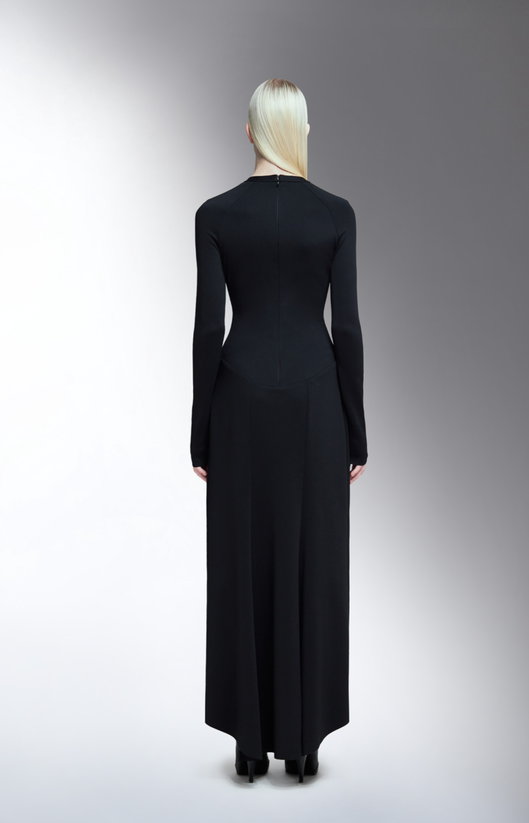 Del Core Raglan Dress With Sculpting Skirt with Logo and 3D Detail