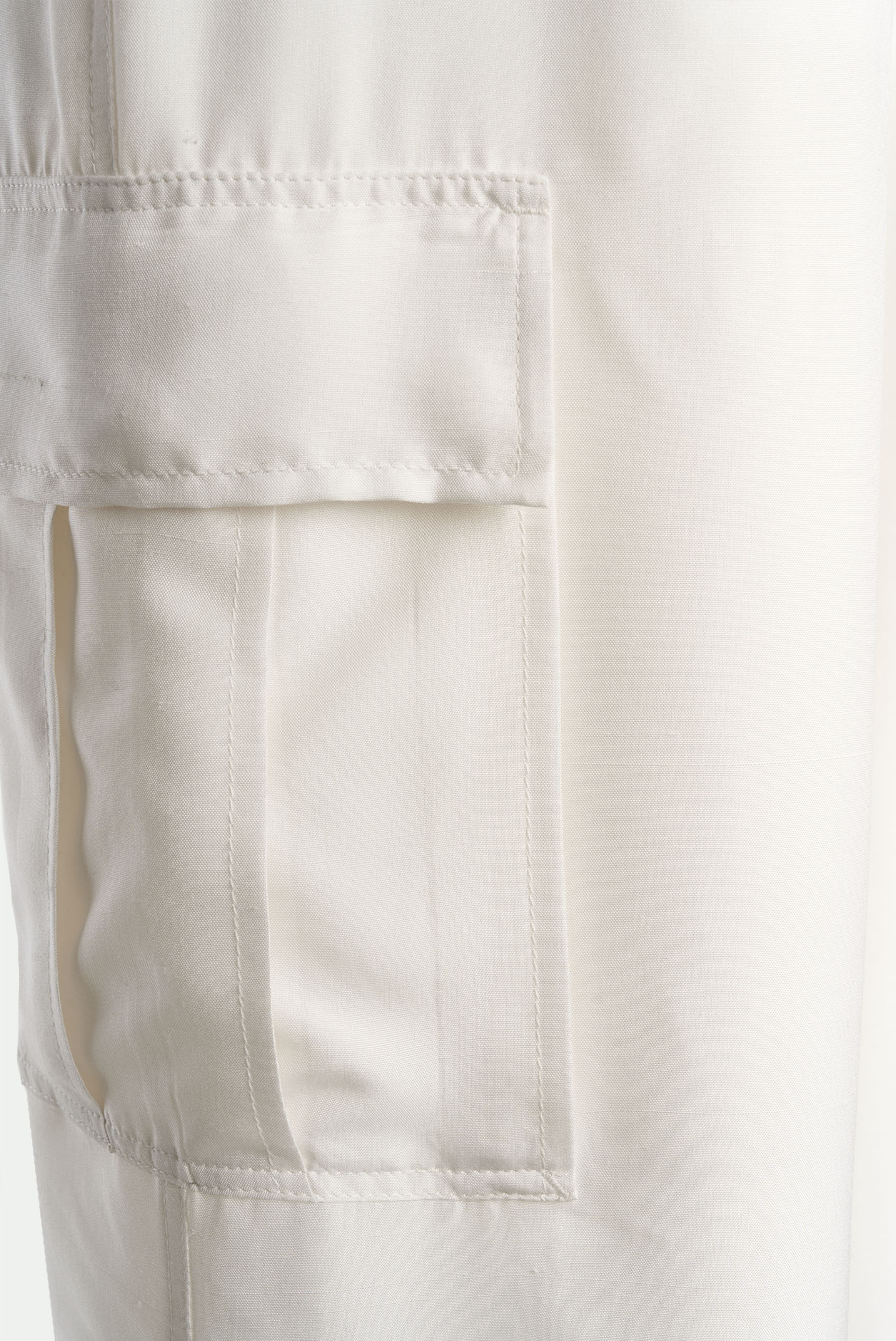 Malo Cargo Pants in Silk Salt 